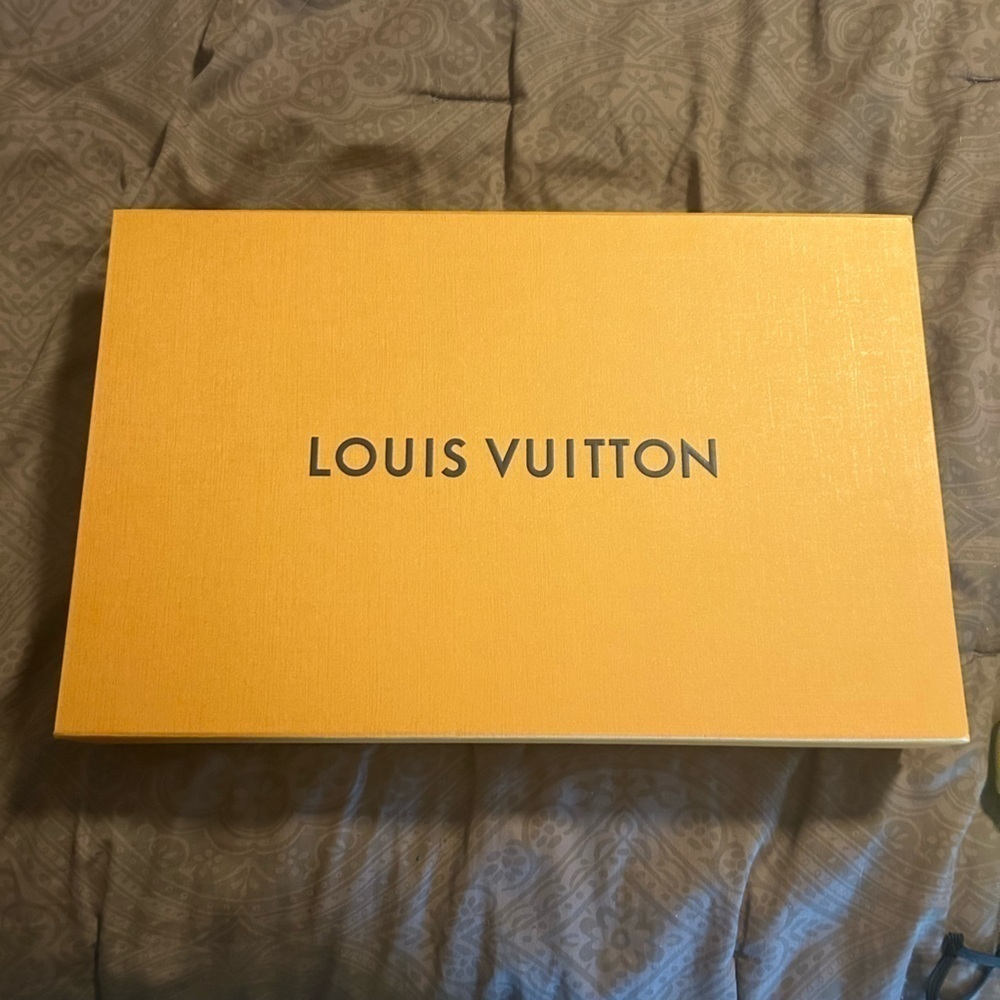 Louis Vuitton box